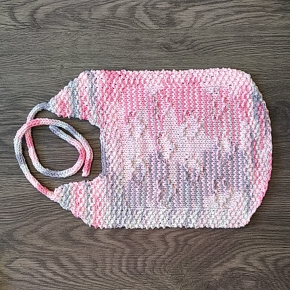 Handknit Heart Bib ๐ฉท๐ฉถ - Picture 2 of 5